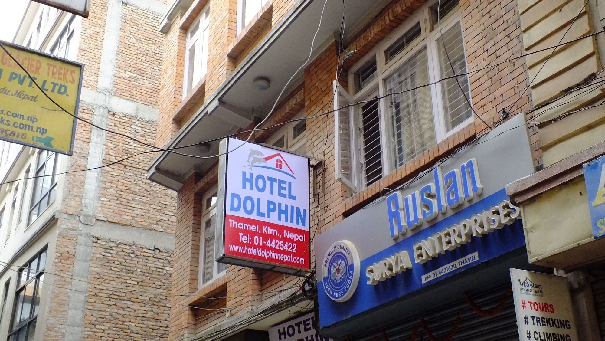 Hotel Dolphin カトマンズ エクステリア 写真